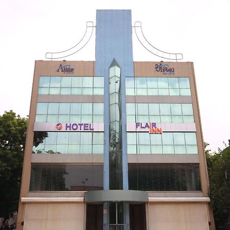 Hotel Flair Inn Ахмедабад Экстерьер фото