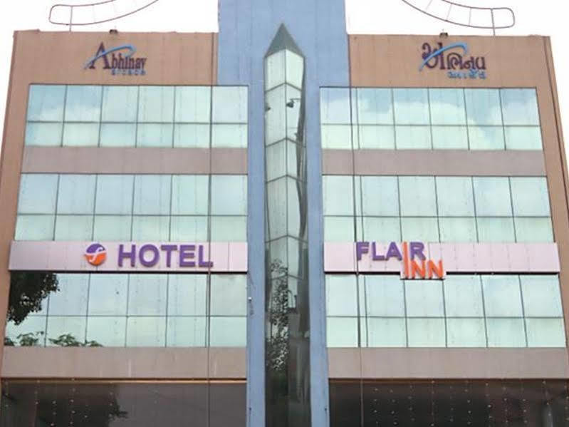 Hotel Flair Inn Ахмедабад Экстерьер фото