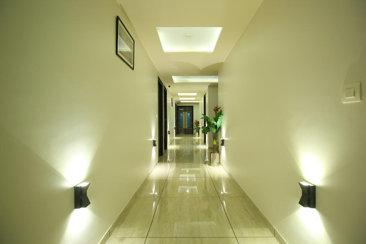 Hotel Flair Inn Ахмедабад Экстерьер фото