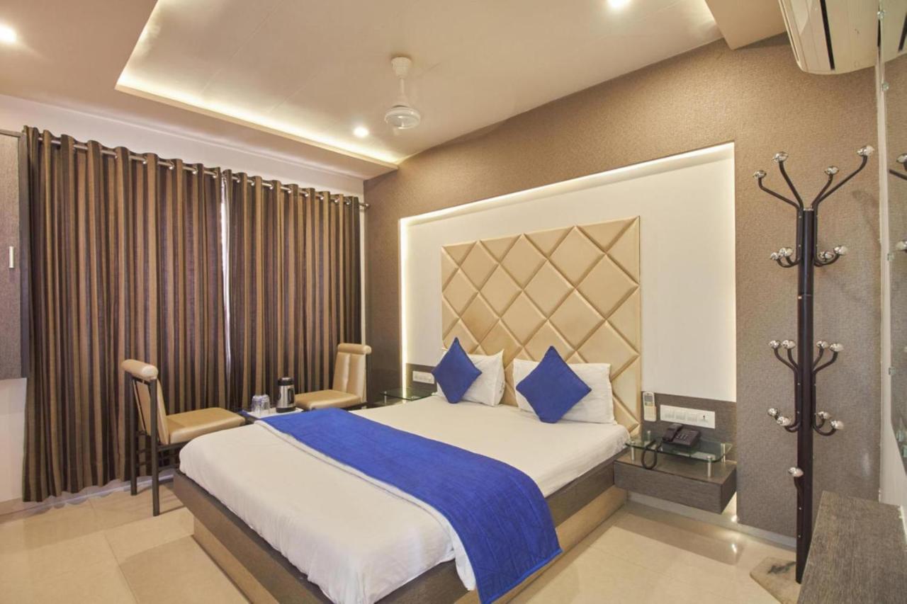 Hotel Flair Inn Ахмедабад Экстерьер фото